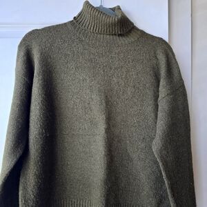 BASICS - Women's Sweater (BRAND NEW)